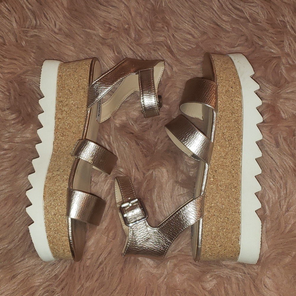 Steve madden platform sandals